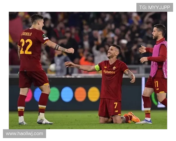 足球巨星带领球队逆袭巅峰时刻解析激情赛场背后的奋斗历程