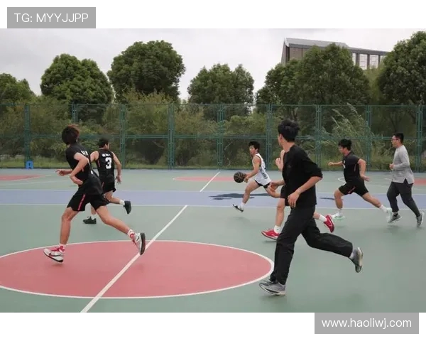 篮球梦想与荣耀之路：从街头球场到职业赛场的成长与挑战